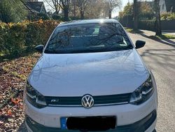 Weiß Gebraucht 2016 VW Polo Highline Kleinwagen | 10.350 € (Etwas zu teuer)
