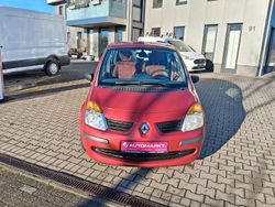 Rot Gebraucht 2004 Renault Modus Van / Kleinbus | 1.490 € (Fairer Preis)