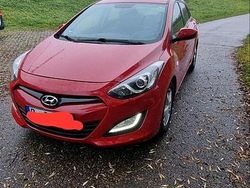 Rot Gebraucht 2013 Hyundai i30 Kombi | 4.999 € (Fairer Preis)
