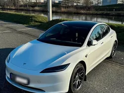 Weiß Gebraucht 2023 Tesla Model 3 Long Range Limousine | 45.900 €