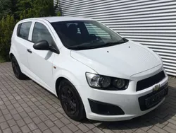 Weiß Gebraucht 2013 Chevrolet Aveo Kleinwagen | 3.990 € (Fairer Preis)