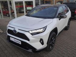 Pearl white/ attitude black Gebraucht 2023 Toyota RAV4 Style SUV | 40.990 €