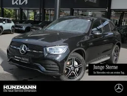 Obsidianschwarz metallic Gebraucht 2022 Mercedes GLC300e AMG SUV | 44.680 € (Etwas zu teuer)