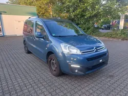 Blau Gebraucht 2016 Citroën Berlingo PureTech Van / Kleinbus | 10.500 € (Fairer Preis)