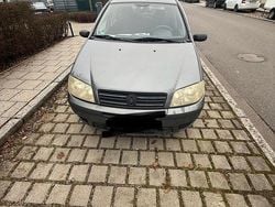 Grau Gebraucht 2004 Fiat Punto Limousine | 780 € (Fairer Preis)