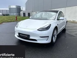 Weiß Gebraucht 2021 Tesla Model 3 Long Range Limousine | 30.200 € (Teuer)