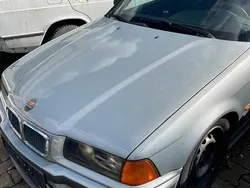Silber Gebraucht 1997 BMW 318 M Sport Kombi | 1.000 €