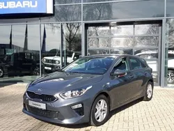 Grau Gebraucht 2020 Kia Ceed 4 Limousine | 18.990 € (Teuer)