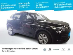 Deep black perleffekt Gebraucht 2024 VW Tiguan Basis SUV | 33.990 € (Guter Preis)