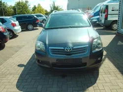 Grau Gebraucht 2007 Toyota Avensis Travel Kombi | 2.800 € (Guter Preis)