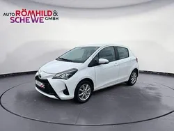Schneeweiß Gebraucht 2017 Toyota Yaris Hybrid Basis Kleinwagen | 15.490 € (Fairer Preis)
