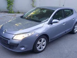 Grau Gebraucht 2009 Renault Mégane III Dynamique Limousine | 3.490 € (Fairer Preis)
