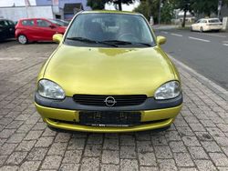 Gelb Gebraucht 1998 Opel Corsa Limousine | 2.490 € (Teuer)