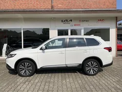 Weiß Gebraucht 2019 Mitsubishi Outlander Diamant Edition SUV | 17.850 € (Fairer Preis)