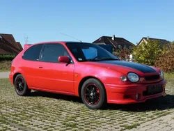Rot Gebraucht 2000 Toyota Corolla Limousine | 4.000 € (Teuer)