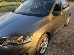 Grau Gebraucht 2018 Skoda Rapid Clever Kombi | 11.500 € (Etwas zu teuer)