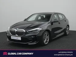Black sapphire metallic Gebraucht 2021 BMW 118 M Sport Kleinwagen | 22.950 € (Guter Preis)