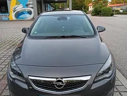 Grau Gebraucht 2010 Opel Astra Limousine | 7.500 €