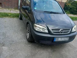 Schwarz Gebraucht 2005 Opel Zafira Van / Kleinbus | 1.200 € (Superpreis)