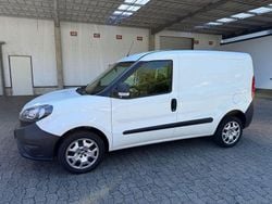 Weiß Gebraucht 2020 Fiat Doblò Van / Kleinbus | 9.500 € (Guter Preis)