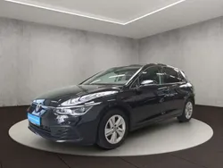 Deep black perleffekt Gebraucht 2021 VW Golf VIII Life Limousine | 24.700 € (Fairer Preis)