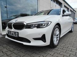 Weiß Gebraucht 2022 BMW 318 Kombi | 22.999 € (Superpreis)