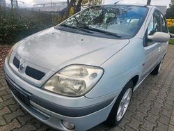 Grau Gebraucht 2002 Renault Scénic Van / Kleinbus | 1.950 € (Fairer Preis)