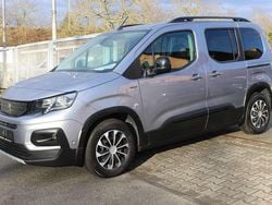 Grau Gebraucht 2020 Peugeot Rifter GT Van / Kleinbus | 15.900 € (Guter Preis)