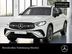Polarweiß Gebraucht 2025 Mercedes GLC200 AMG SUV | 55.900 € (Fairer Preis)