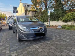 Grau Gebraucht 2013 Opel Meriva Innovation Van / Kleinbus | 7.500 € (Guter Preis)