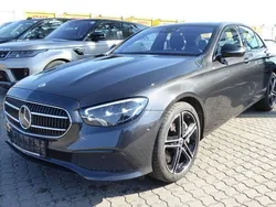 Grau Gebraucht 2022 Mercedes E300 Avantgarde Limousine | 27.980 € (Etwas zu teuer)