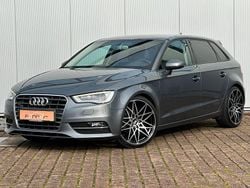 Grau Gebraucht 2014 Audi A3 Sportback Sport Kleinwagen | 15.510 € (Etwas zu teuer)