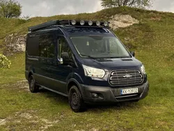 Blau Gebraucht 2017 Ford Transit S Van / Kleinbus | 66.000 €