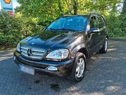 Schwarz Gebraucht 2005 Mercedes ML270 SUV | 5.300 €