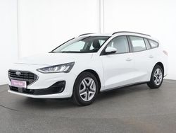 Frost weiß Gebraucht 2022 Ford Focus Cool & Connect Limousine | 14.670 € (Guter Preis)