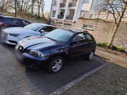 Blau Gebraucht 2006 VW Passat Kleinwagen | 2.500 €
