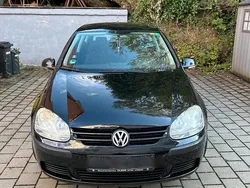 Schwarz Gebraucht 2005 VW Golf V Kleinwagen | 2.000 € (Fairer Preis)