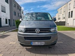 Grau Gebraucht 2011 VW Caravelle Van / Kleinbus | 11.700 €