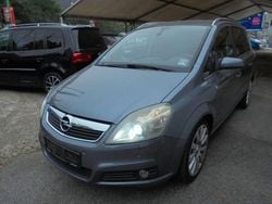 Grau Gebraucht 2006 Opel Zafira Sport Van / Kleinbus | 1.950 € (Guter Preis)