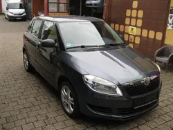 Grau Gebraucht 2010 Skoda Fabia Classic Limousine | 4.390 € (Fairer Preis)
