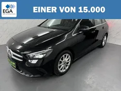 Metallic Gebraucht 2020 Mercedes B220 Van / Kleinbus | 27.320 € (Fairer Preis)