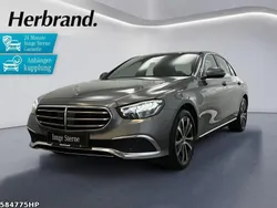 Grau Gebraucht 2022 Mercedes E220 Exclusive Limousine | 40.990 € (Fairer Preis)