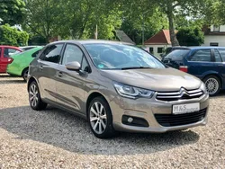 Grau Gebraucht 2017 Citroën C4 SELECTION Limousine | 9.490 € (Etwas zu teuer)