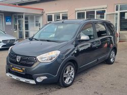 Grau "comete" Gebraucht 2018 Dacia Lodgy Stepway Van / Kleinbus | 9.990 € (Fairer Preis)