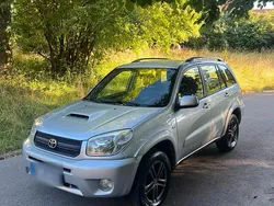 Silber Gebraucht 2003 Toyota RAV4 SUV | 3.800 € (Etwas zu teuer)