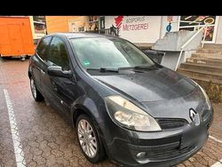 Grau Gebraucht 2006 Renault Clio Coupé | 1.400 €