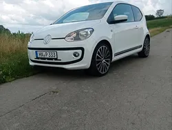 Weiß Gebraucht 2016 VW up! CLUB Kleinwagen | 7.200 € (Fairer Preis)