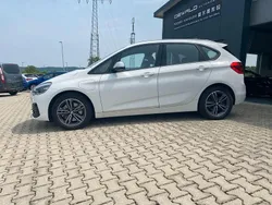 Weiß Gebraucht 2020 BMW 225 Sport Line Limousine | 21.490 € (Fairer Preis)