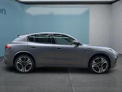 Grau Gebraucht 2024 Maserati Grecale Folgore SUV | 134.499 €