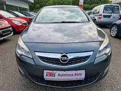 Grau Gebraucht 2010 Opel Astra Edition Limousine | 3.200 € (Guter Preis)